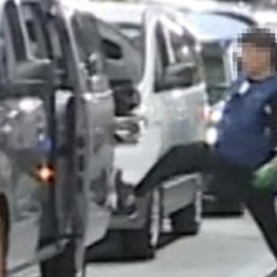 아무리 그래도 차를 발로 만들겠어.