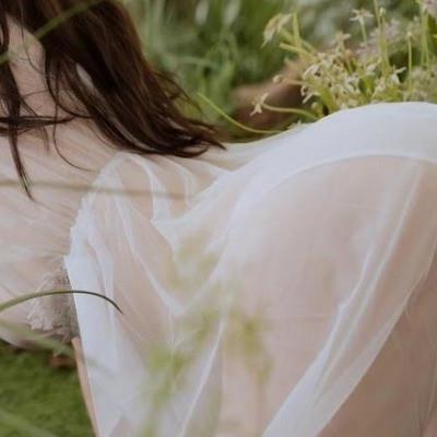 모델 유아 속이 다 비치는 화보