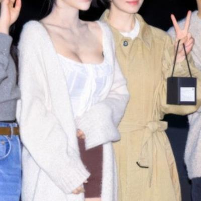 배우 사이에 낀 일반인