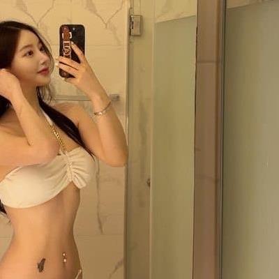 여자들 은근 이 부위에 문신 많이함