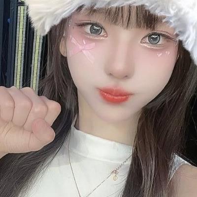 여름빛 곡선의 미학, 설민아