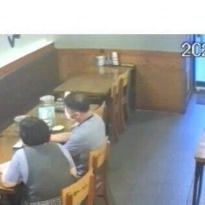 위생 문제로 폐업한 족발집의 진실.jpg